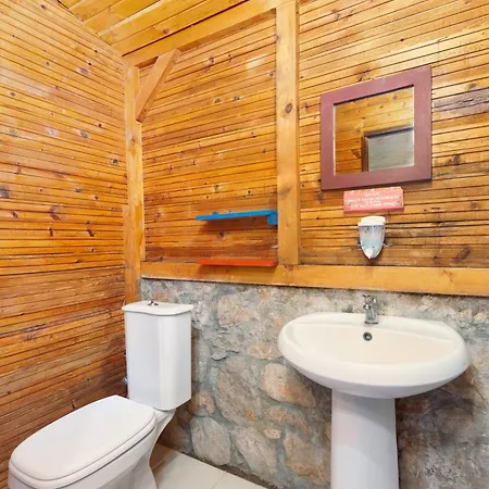 Lilith Pan فتحية