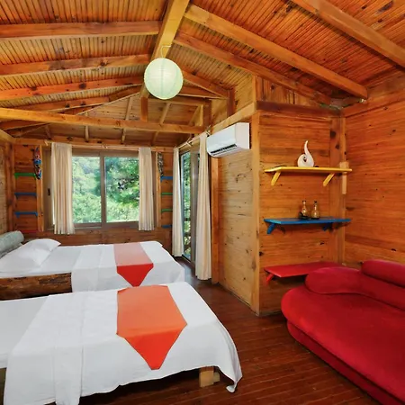 Lilith Pan فتحية